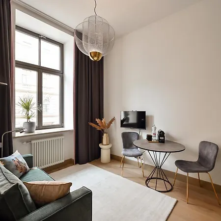 Premium 1br Historic Building 5 Min Old Town דירה ריגה